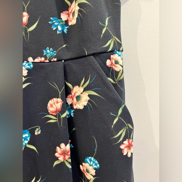 Loft outlet dress. Size 4. - Picture 2 of 4